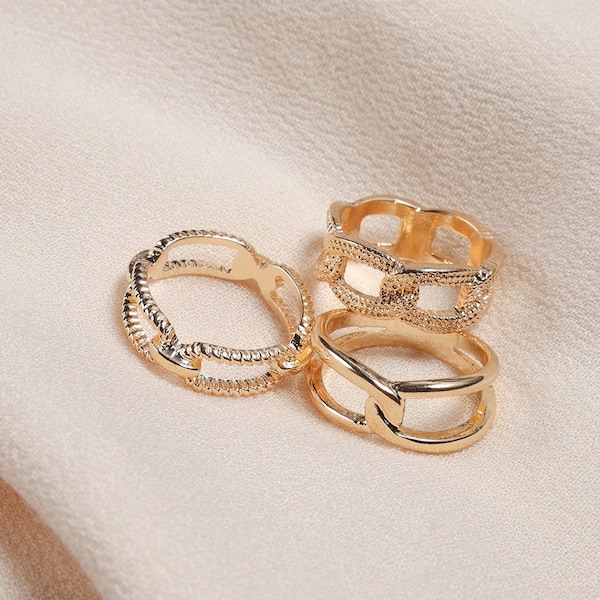 MEDIUM FLAT HOOPS